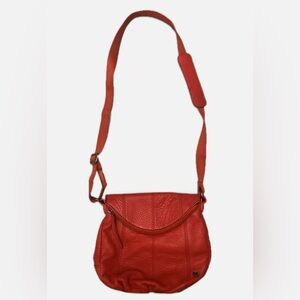 The Sak genuine leather Deena crossbody shoulder bag purse fold-over (Cayenne)